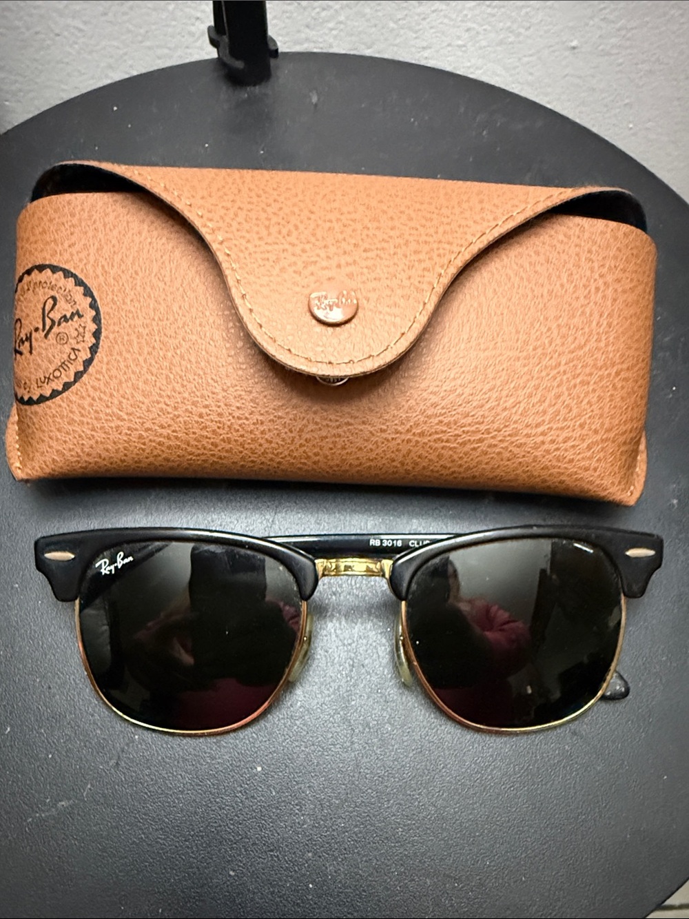 Ray-Ban Clubmaster Sunglasses with Brown Case - Black/Gold Lenses